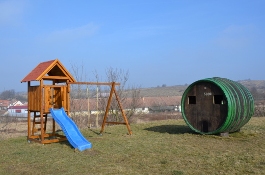 Vinařská tradice pronikla i na dětské hřiště!